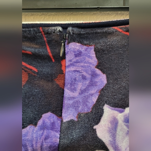 Anthropology Velvet skirt floral with purple and red, size 4 - Picture 5 of 8